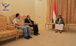 الرئيس المشاط يلتقي وزير الأشغال ومدير برامج مكتب الأمم المتحدة (اليونبس)